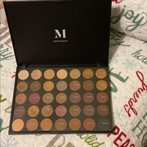 Morphe 35F Fall into Frost Palette